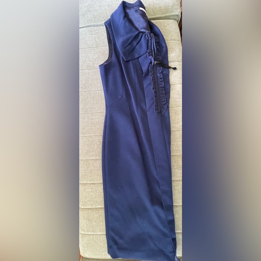 Tahari Elegant Navy Blue Sleeveless Dress
